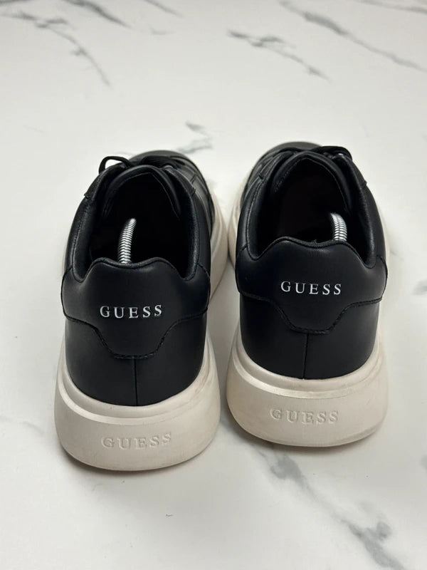 Guess Herren Low Top Sneaker Schwarz Weiß Gr. 44