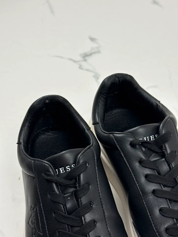Guess Herren Low Top Sneaker Schwarz Weiß Gr. 44