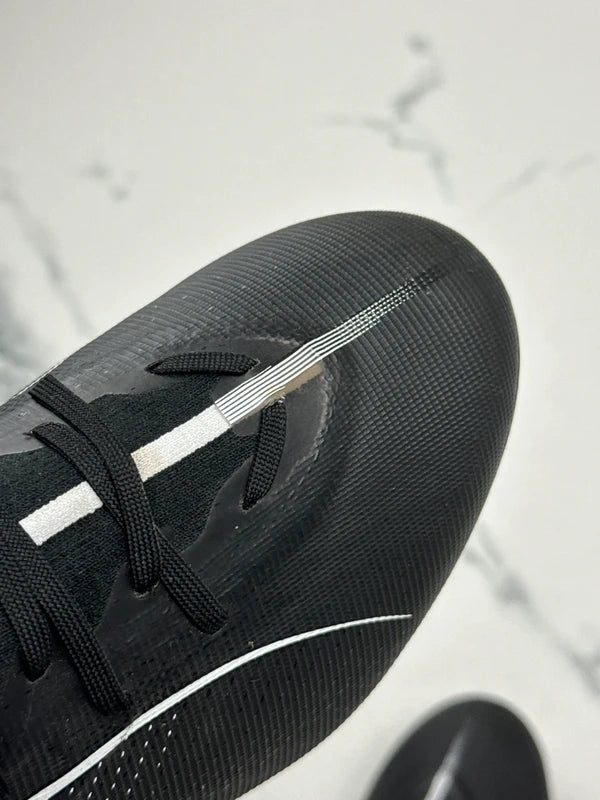 Puma Ultra Herren Fußballschuhe Schwarz Gr. 46,5