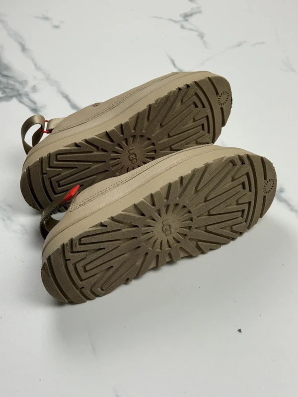 UGG GoldenGlow Damen Plateau Sandalen Dune Beige Gr. 39