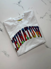 Chinatown Market Herren T-Shirt Weiß Bunt Gr. M Rainbow Logo 100% Baumwolle