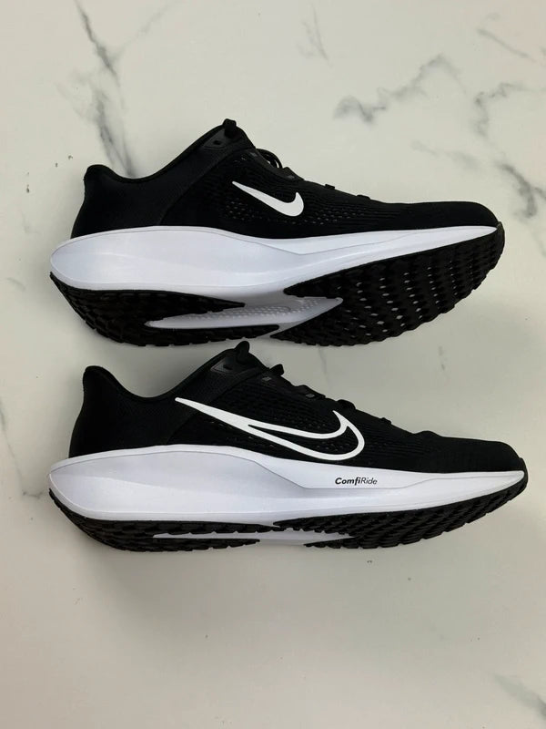 Nike Quest 6 Herren Laufschuhe Schwarz Weiß Gr. 45
