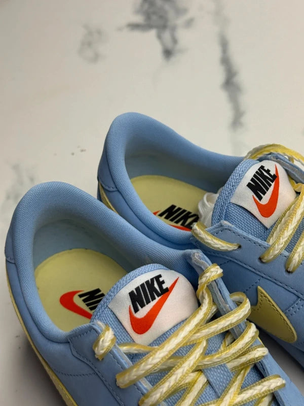 Nike Astrograbber QS Damen Sneaker Hellblau Gelb Gr. 39