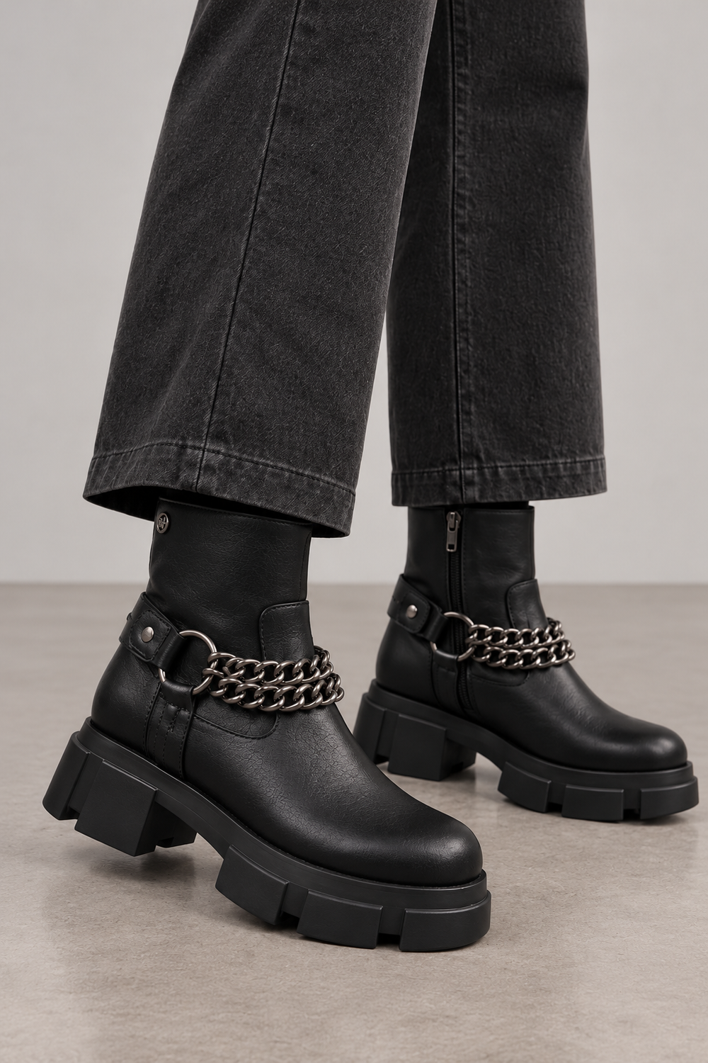 Liu Jo Arabella 1 Damen Chunky Boots Schwarz mit Ketten Gr. 35