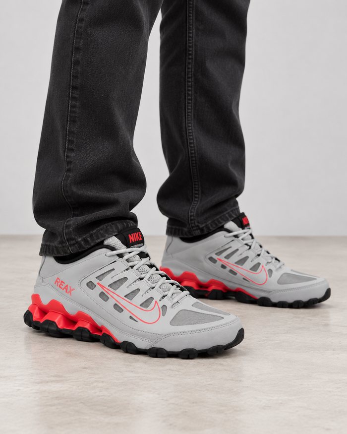 Nike Reax 8 TR Mesh Herren Trainingsschuhe Grau Rot Gr. 42,5