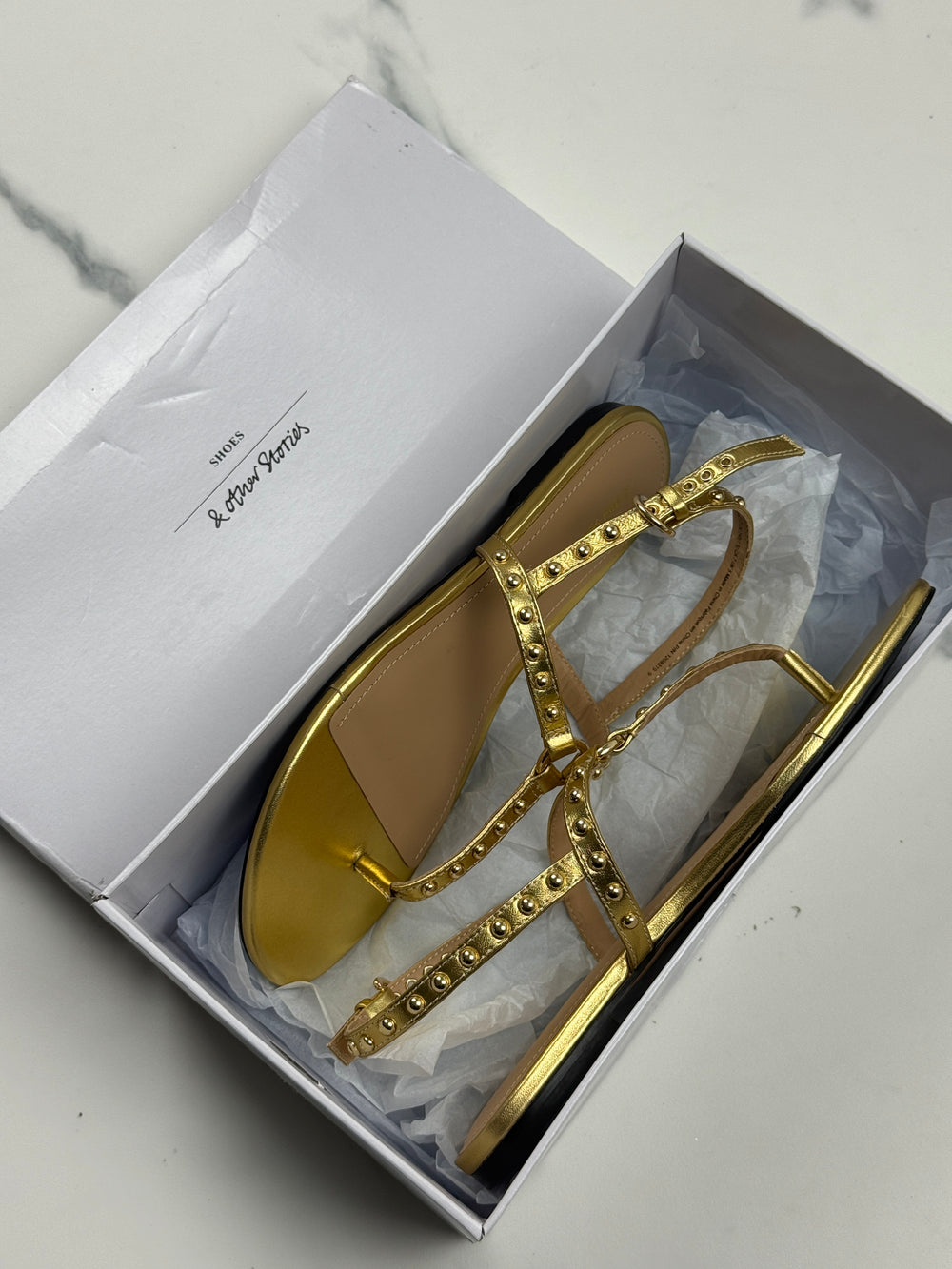 & Other Stories Damen Sandalen Gold Leder Nieten Gr. 38 Neu