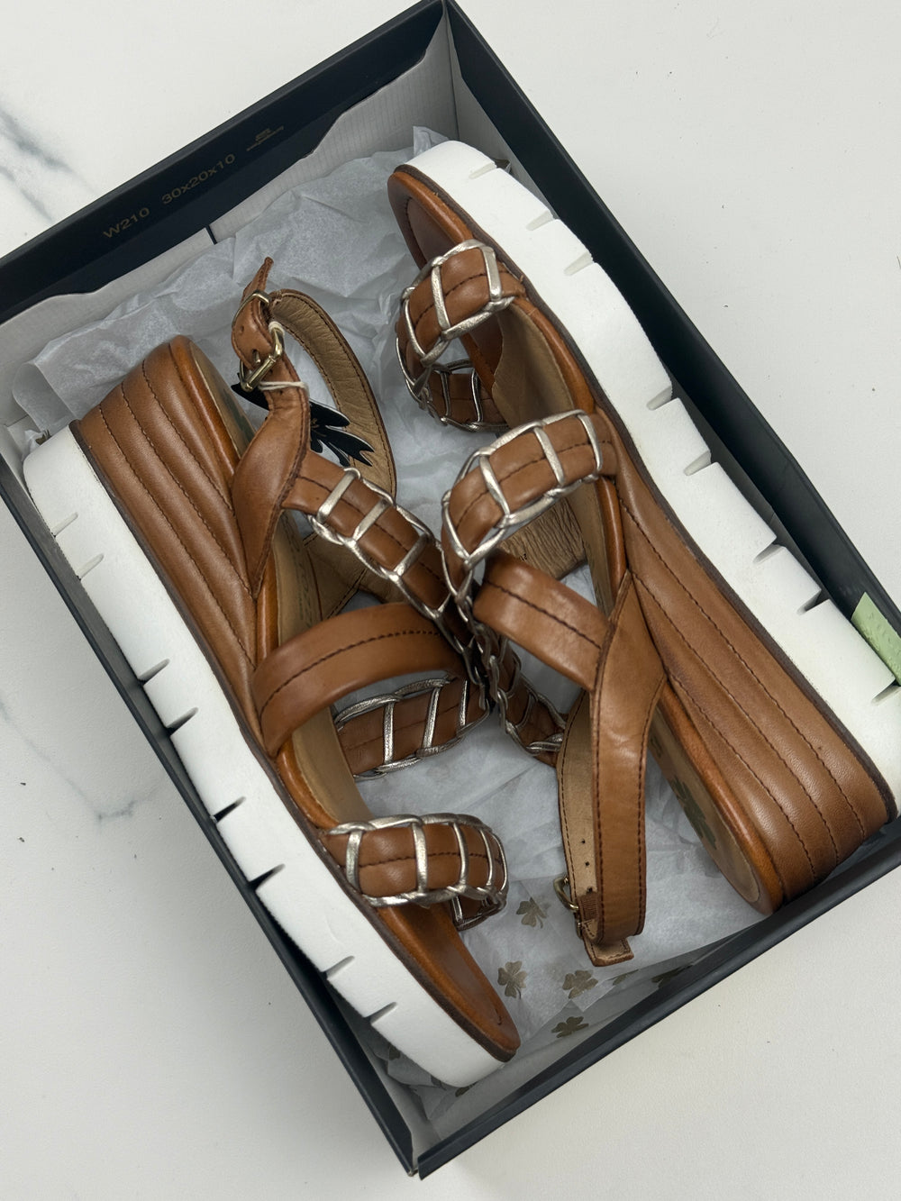 Marco Tozzi by Guido Maria Kretschmer Damen Keilsandalen Cognac Gr. 40 Neu mit Etikett