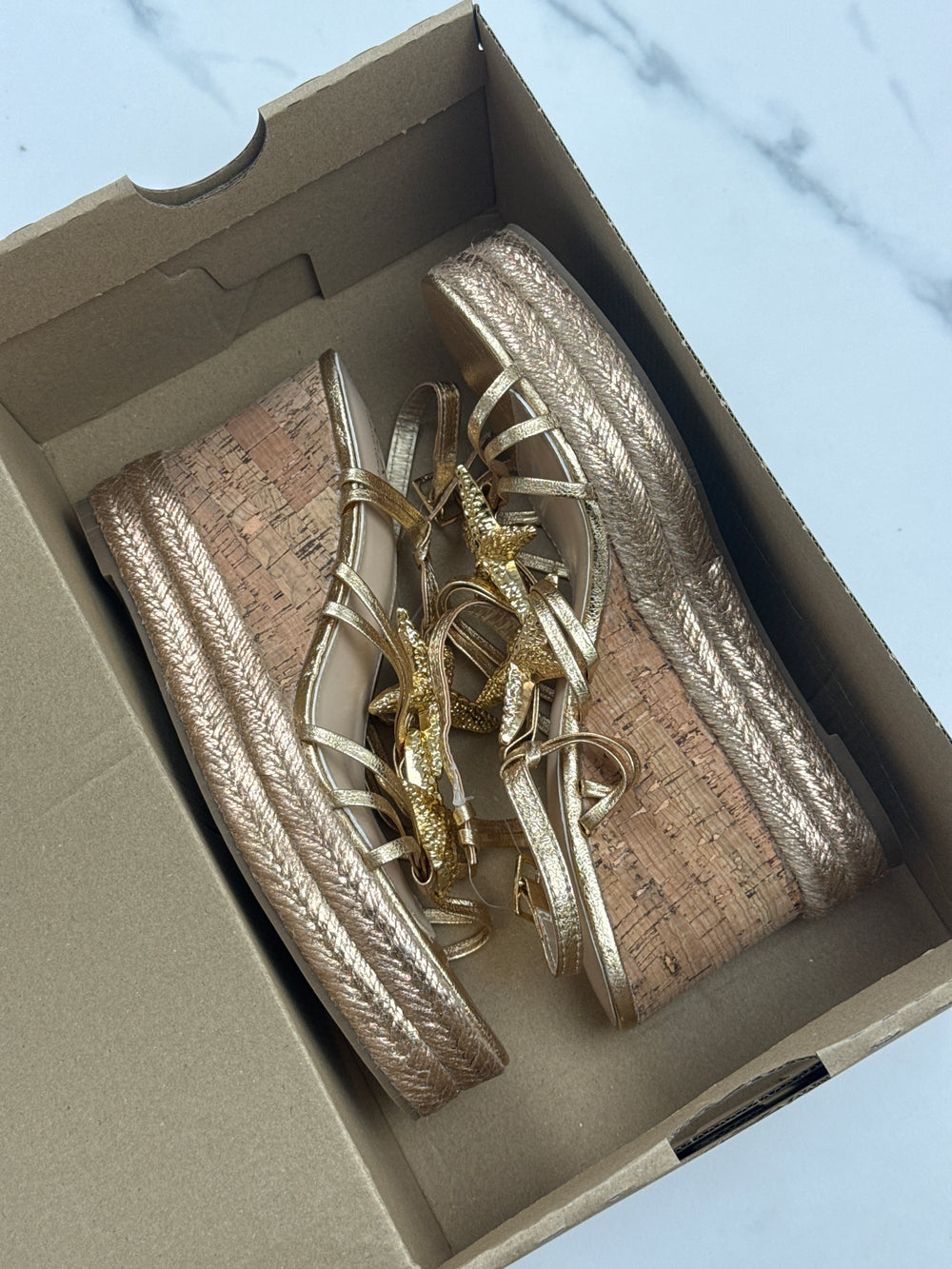 Next Regular Fit Damen Keilabsatz Sandalen Gold Gr. 40 Neu