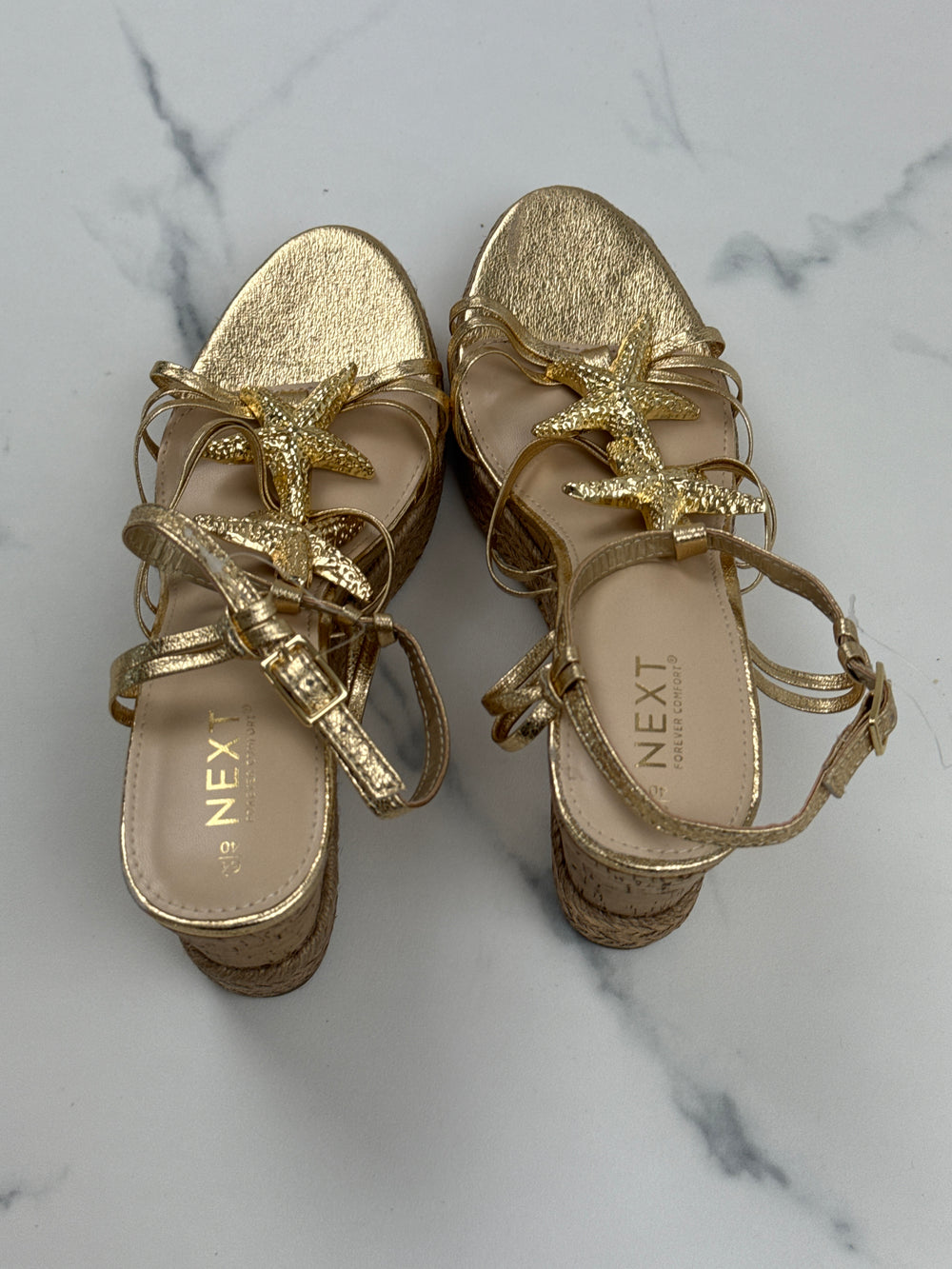 Next Regular Fit Damen Keilabsatz Sandalen Gold Gr. 40 Neu