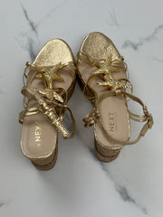 Next Regular Fit Damen Keilabsatz Sandalen Gold Gr. 40 Neu