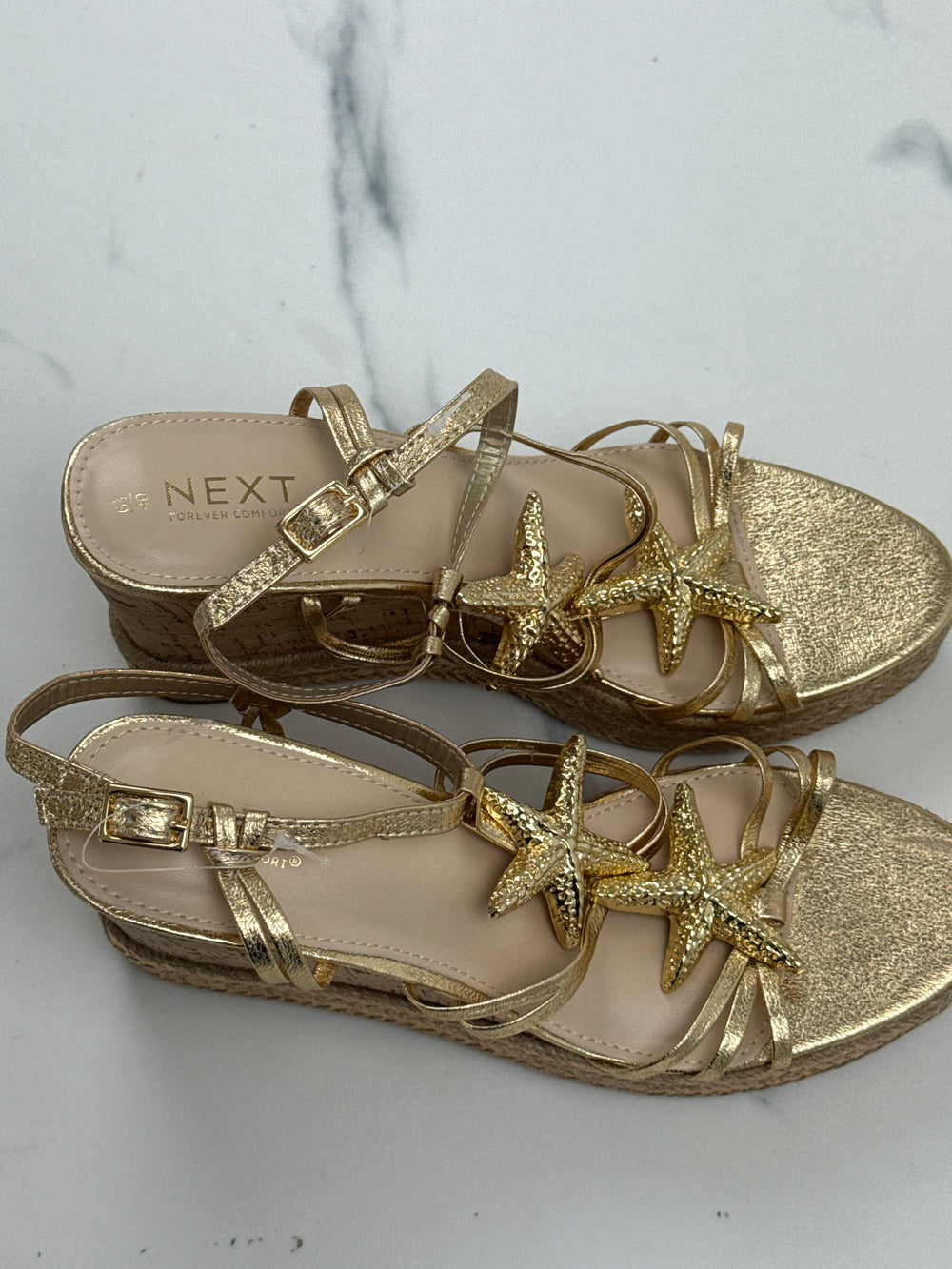 Next Regular Fit Damen Keilabsatz Sandalen Gold Gr. 40 Neu