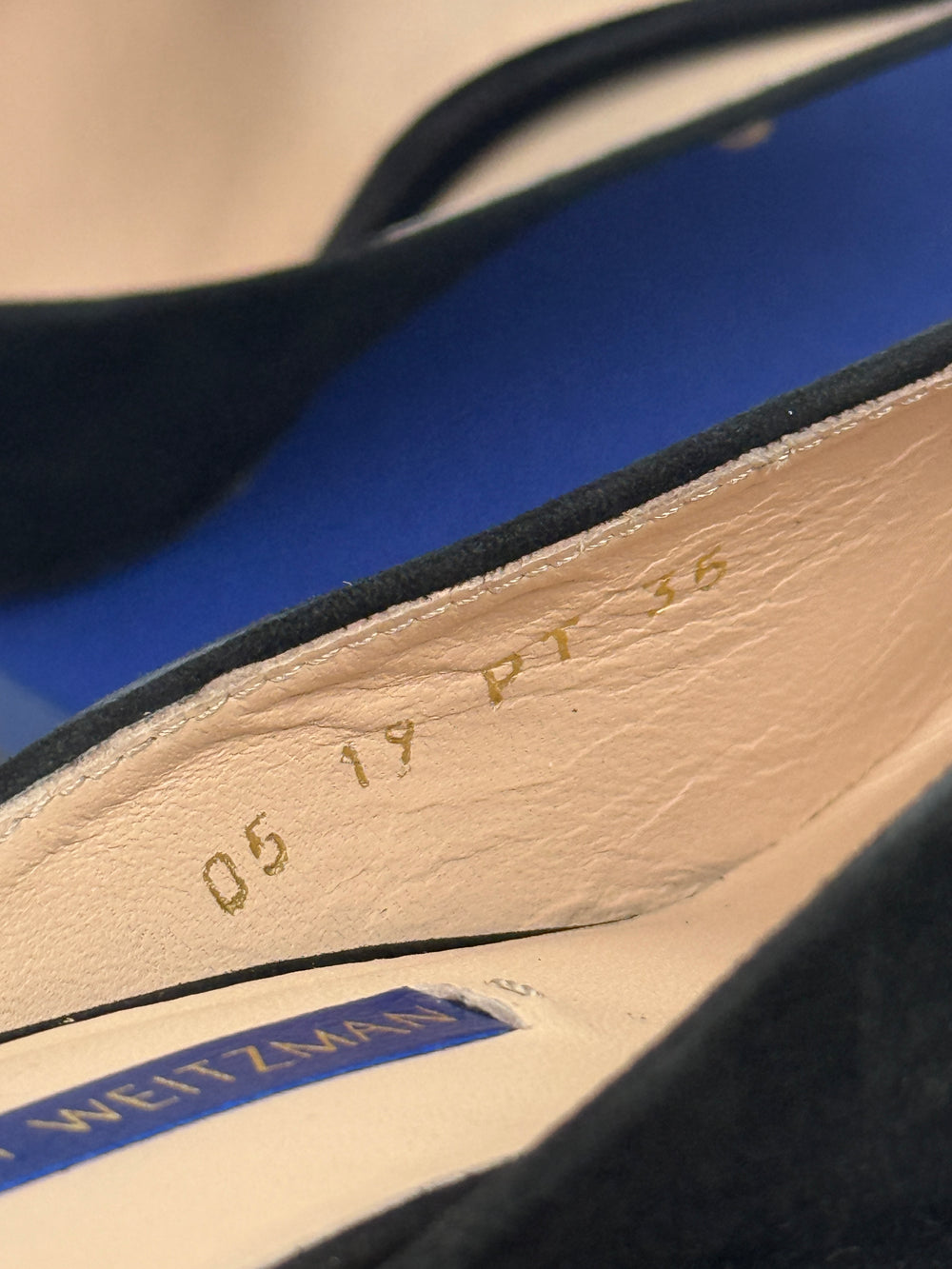 Stuart Weitzman Lulah Damen Mules Schwarz Wildleder Gr. 35