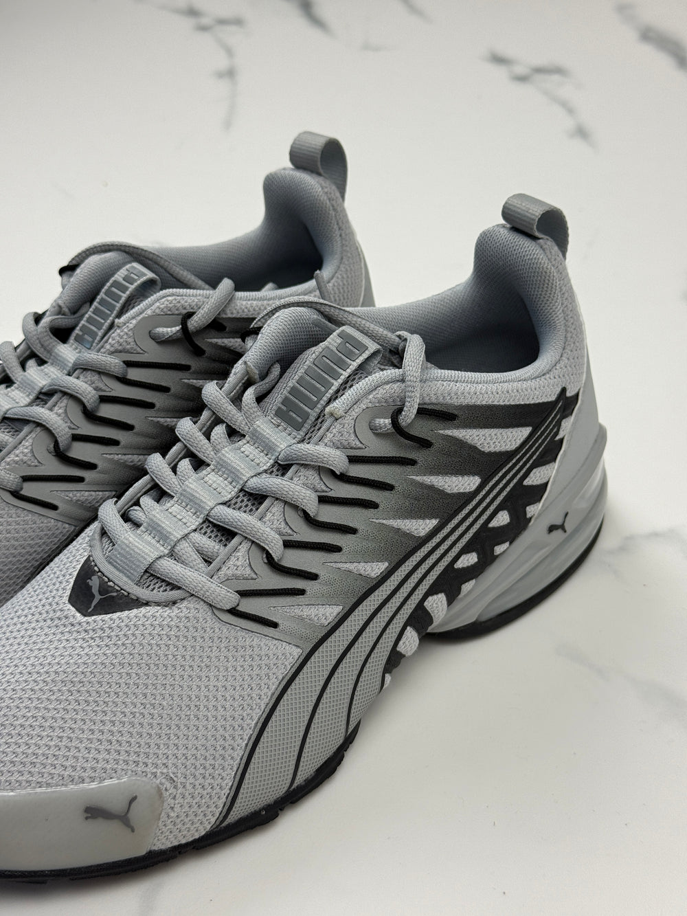 Puma Voltaic Evo Herren Laufschuhe Grau Schwarz Gr. 41