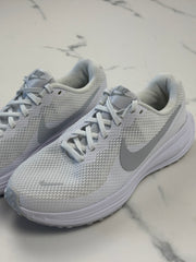 Nike Revolution 8 Damen Laufschuhe Weiß Grau Gr. 38,5