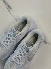 Nike Revolution 8 Damen Laufschuhe Weiß Grau Gr. 38,5